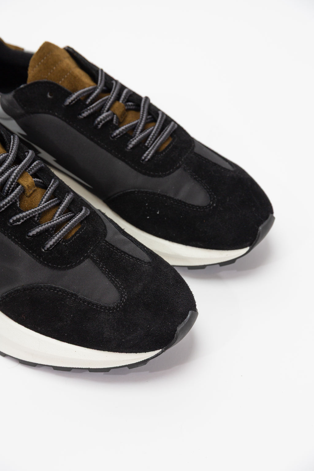 Moyo Trail Runner Black CW (Unisex)
